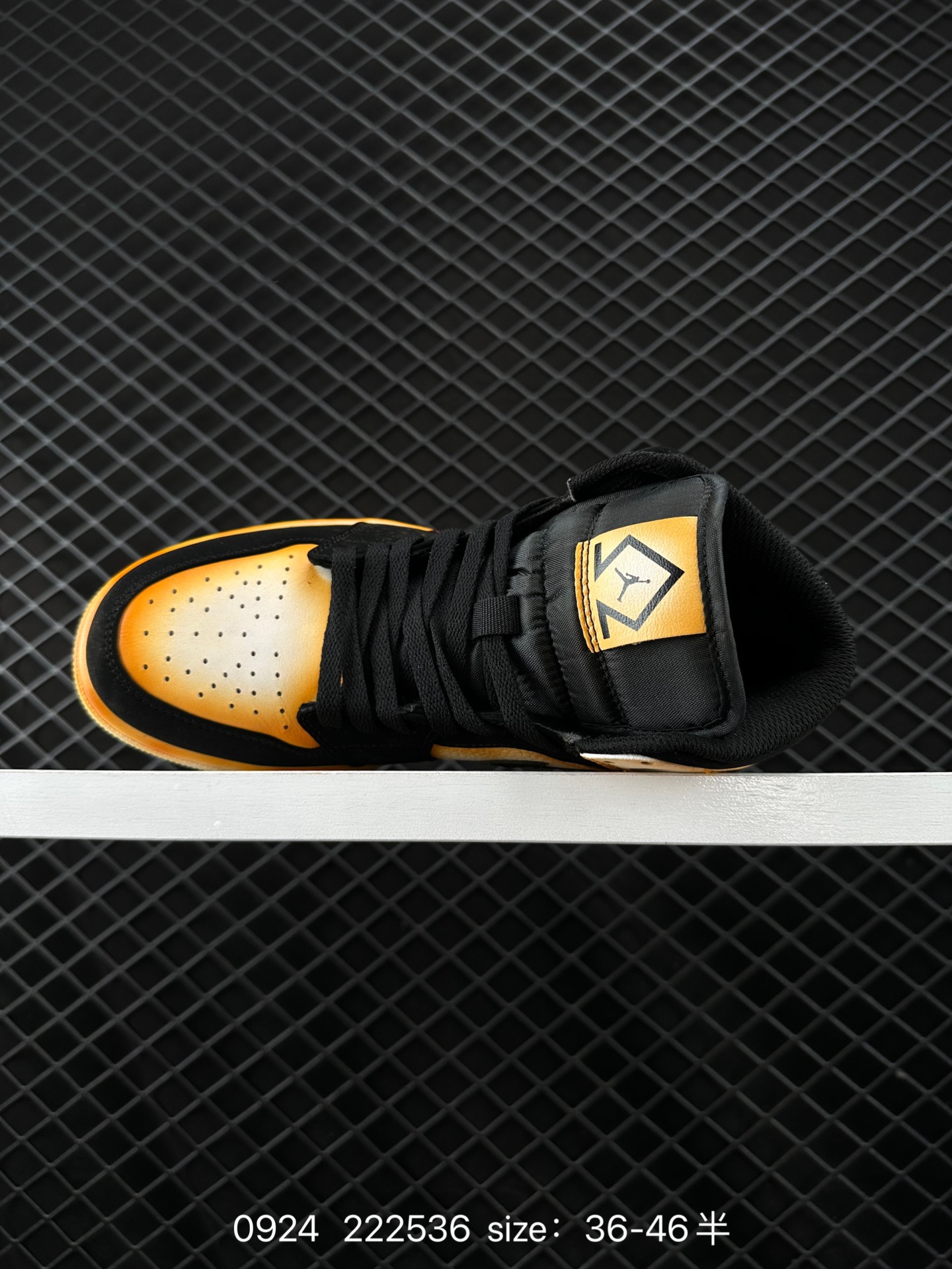 NIKE Air Jordan 1 Retro Mid AJ1